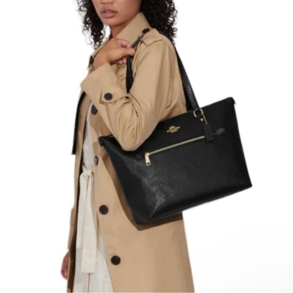 COACH Gallery Tote Bag - Picture 4 of 4